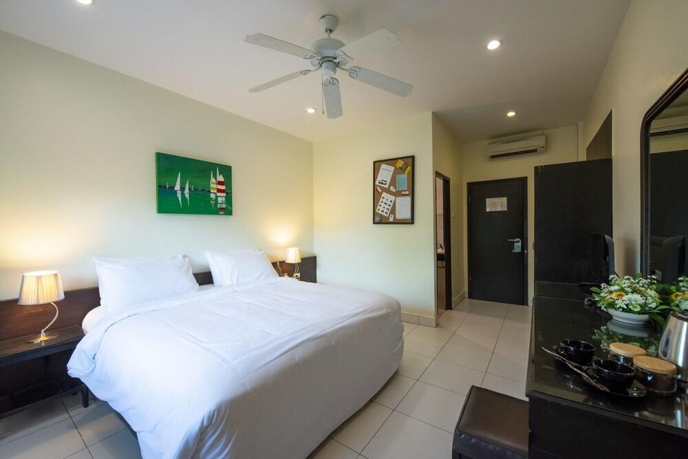 Hotel Hangout Phuket By Kly Patong